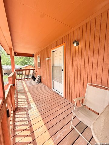 738 LAKESHORE DR S, Bandera, TX 78003