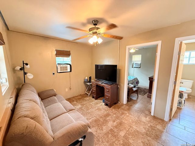 738 LAKESHORE DR S, Bandera, TX 78003