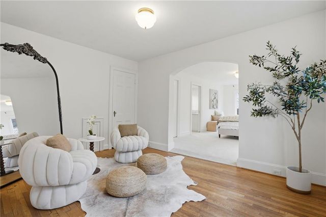 425 W 49th Terrace, Kansas City, MO 64112