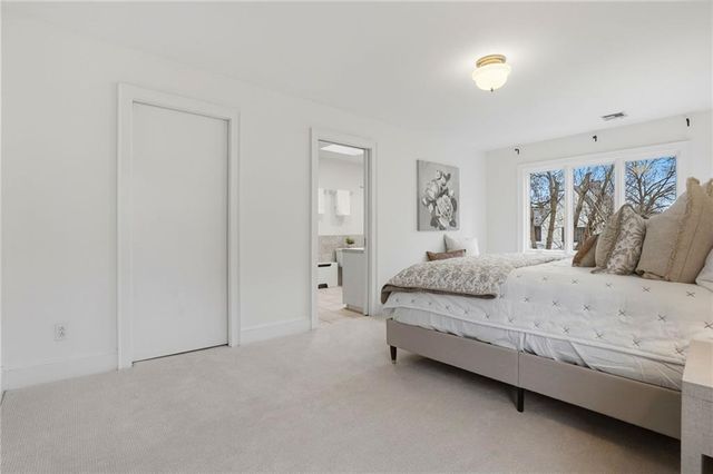 425 W 49th Terrace, Kansas City, MO 64112