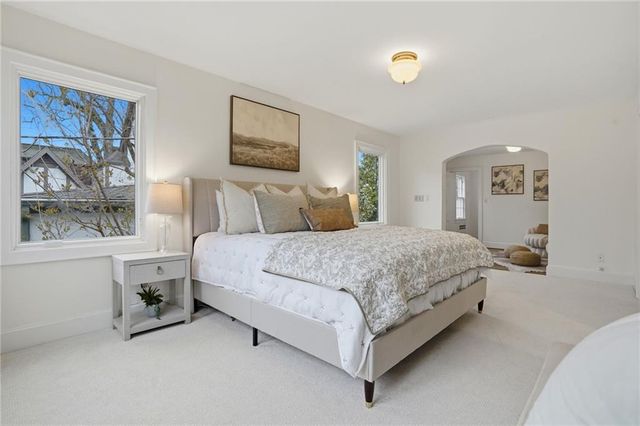 425 W 49th Terrace, Kansas City, MO 64112