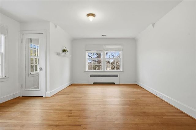 425 W 49th Terrace, Kansas City, MO 64112