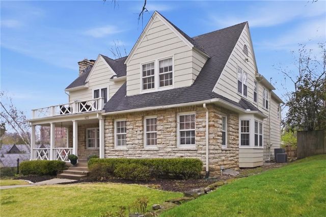 425 W 49th Terrace, Kansas City, MO 64112