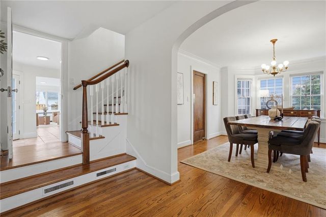 425 W 49th Terrace, Kansas City, MO 64112