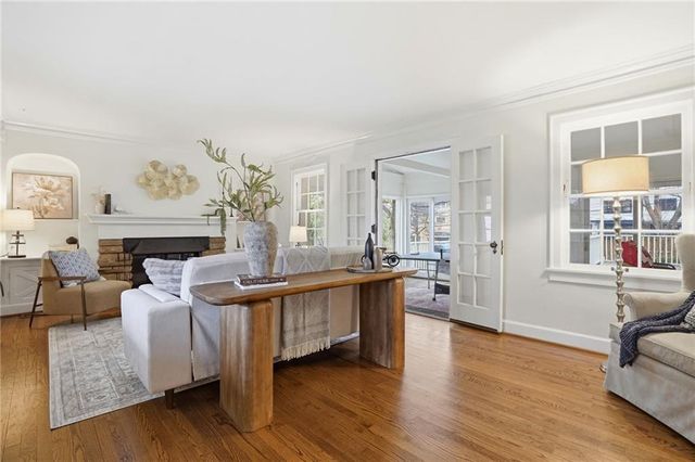 425 W 49th Terrace, Kansas City, MO 64112