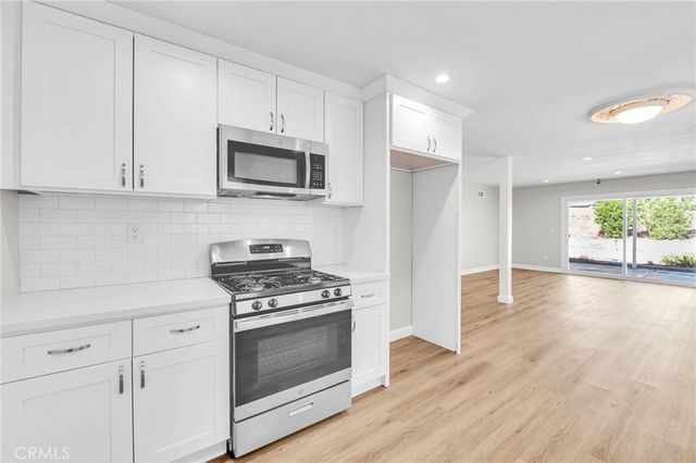 22123 Alamogordo Road, Saugus, CA 91350