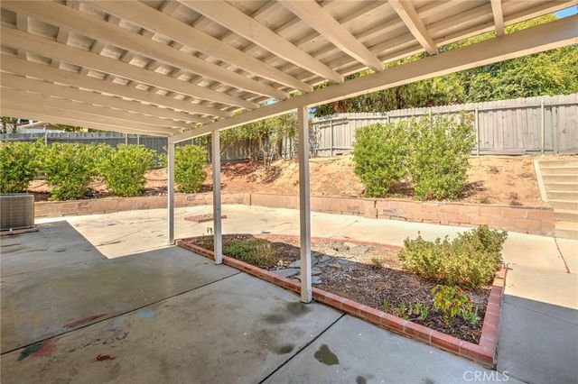 22123 Alamogordo Road, Saugus, CA 91350