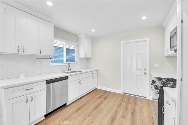 22123 Alamogordo Road, Saugus, CA 91350