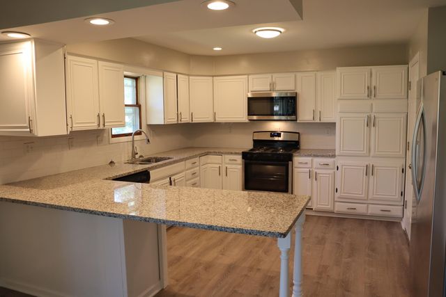 10005 Merrillville Road, Crown Point, IN 46307