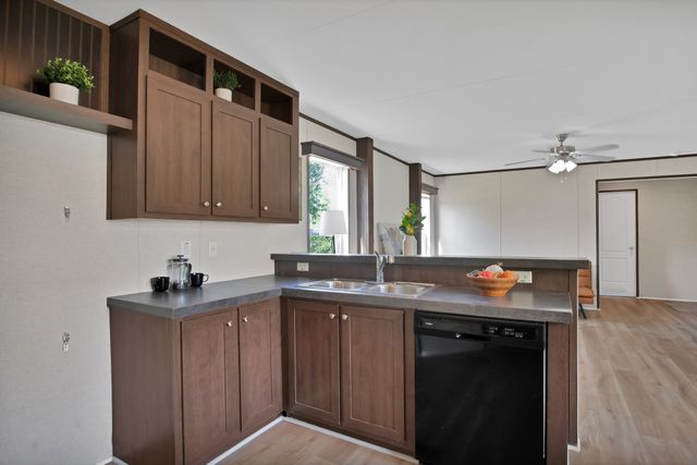 6624 Sunset Cove Court, Granbury, TX 76049