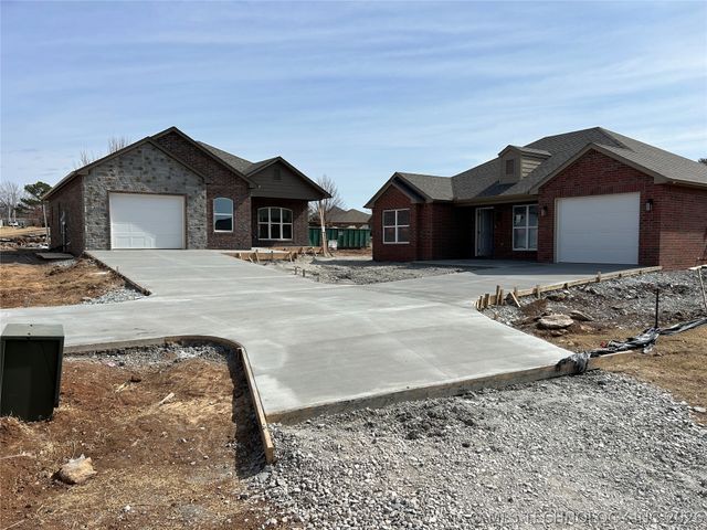 4239 S Greentree Way 56A, Sand Springs, OK 74063