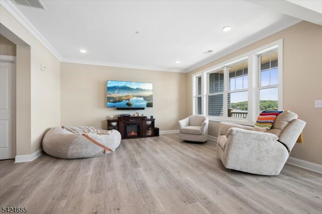 401 Mariners Pointe, Hopatcong Boro, NJ 07843