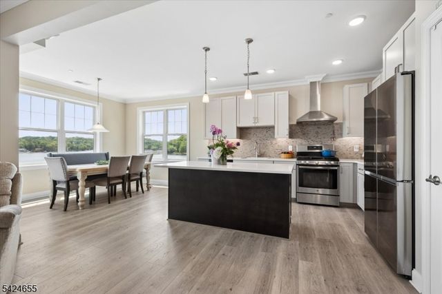401 Mariners Pointe, Hopatcong Boro, NJ 07843