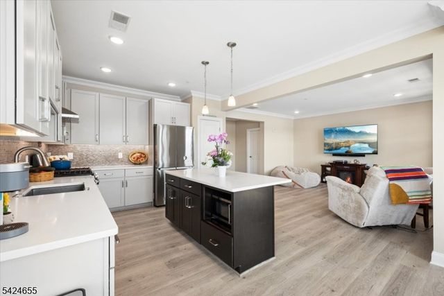 401 Mariners Pointe, Hopatcong Boro, NJ 07843