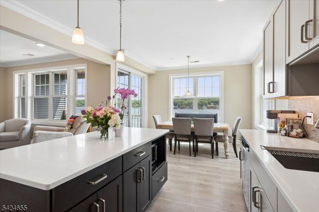 401 Mariners Pointe, Hopatcong Boro, NJ 07843