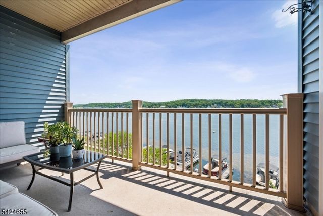 401 Mariners Pointe, Hopatcong Boro, NJ 07843