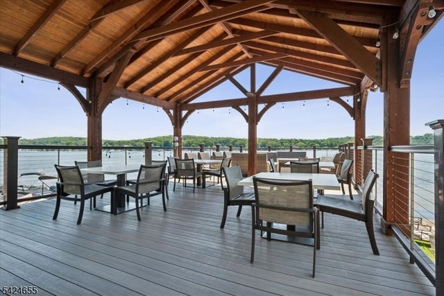 401 Mariners Pointe, Hopatcong Boro, NJ 07843