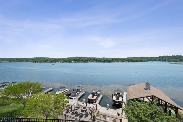 401 Mariners Pointe, Hopatcong Boro, NJ 07843