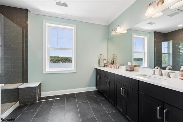 401 Mariners Pointe, Hopatcong Boro, NJ 07843