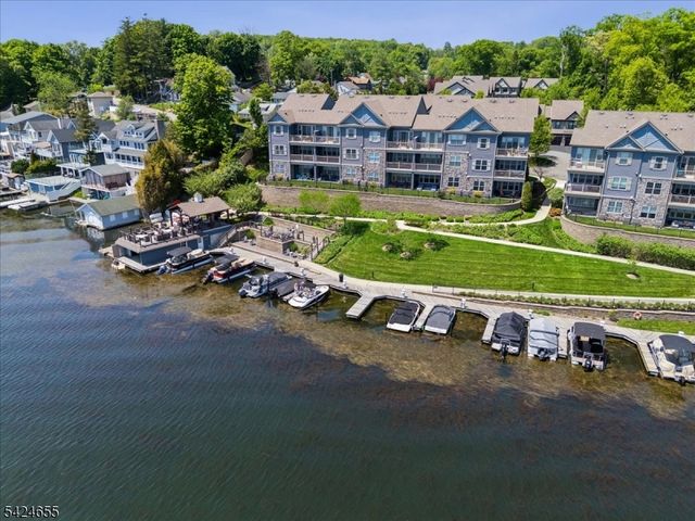 401 Mariners Pointe, Hopatcong Boro, NJ 07843