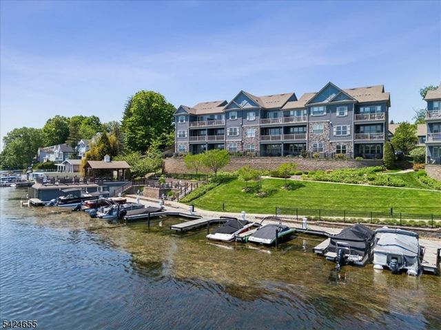 401 Mariners Pointe, Hopatcong Boro, NJ 07843