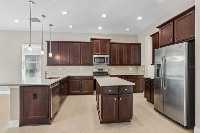 2495 OAKWOOD PRESERVE DRIVE, Wesley Chapel, FL 33543