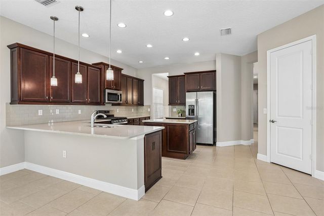 2495 OAKWOOD PRESERVE DRIVE, Wesley Chapel, FL 33543
