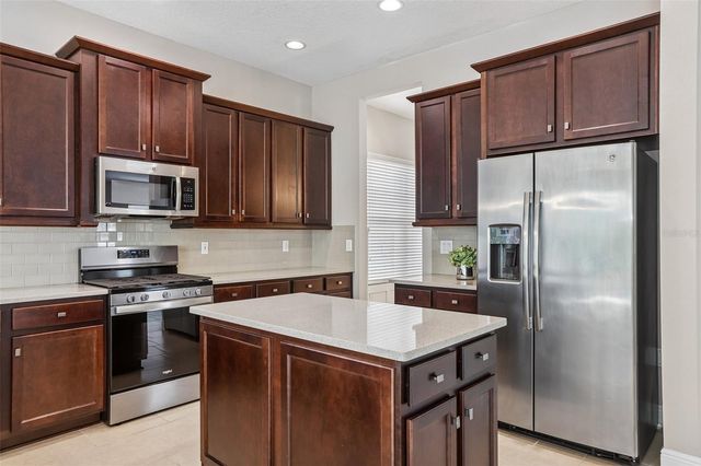 2495 OAKWOOD PRESERVE DRIVE, Wesley Chapel, FL 33543