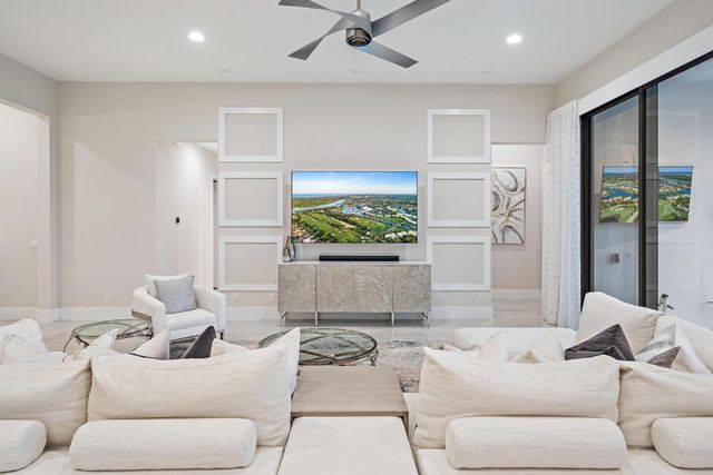 9243 Coral Isles Circle, Palm Beach Gardens, FL 33412