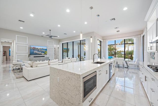 9243 Coral Isles Circle, Palm Beach Gardens, FL 33412