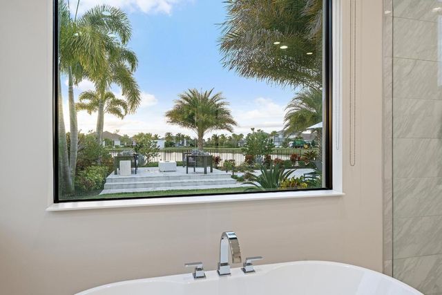 9243 Coral Isles Circle, Palm Beach Gardens, FL 33412