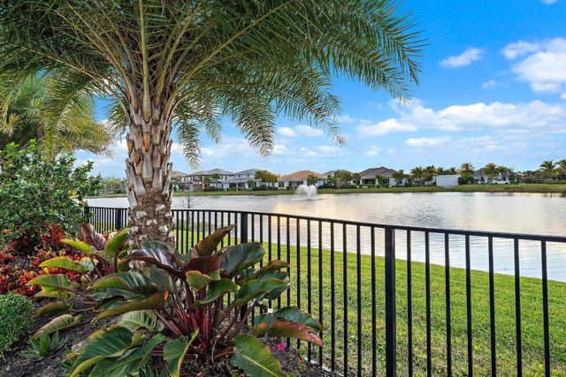 9243 Coral Isles Circle, Palm Beach Gardens, FL 33412