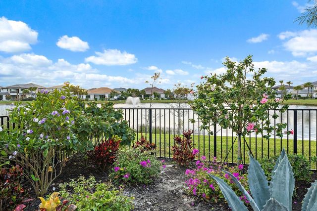 9243 Coral Isles Circle, Palm Beach Gardens, FL 33412