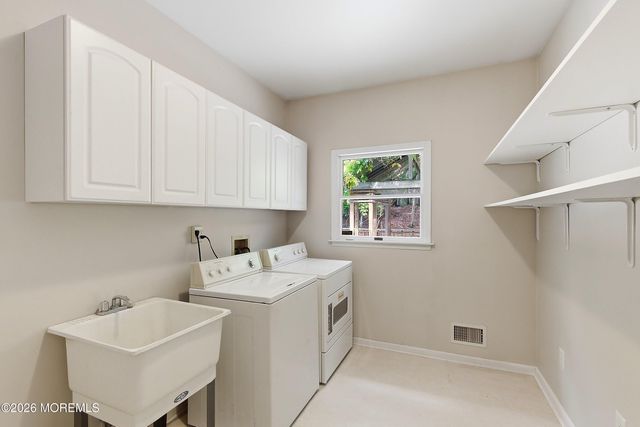 5 Ivy Court, Millstone, NJ 08535