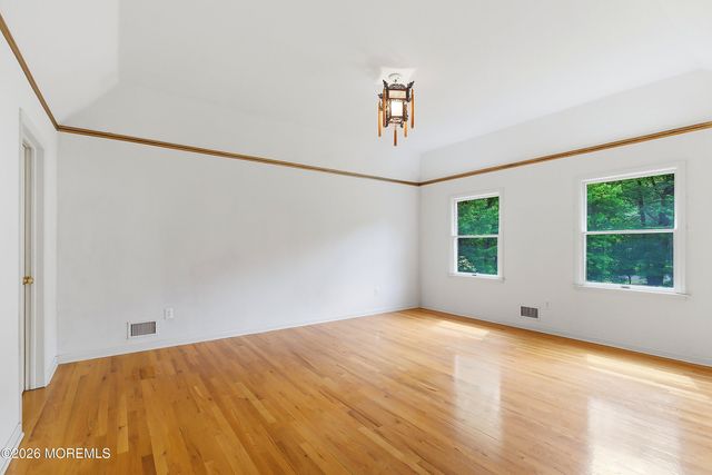 5 Ivy Court, Millstone, NJ 08535