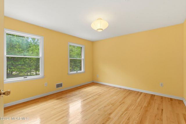 5 Ivy Court, Millstone, NJ 08535