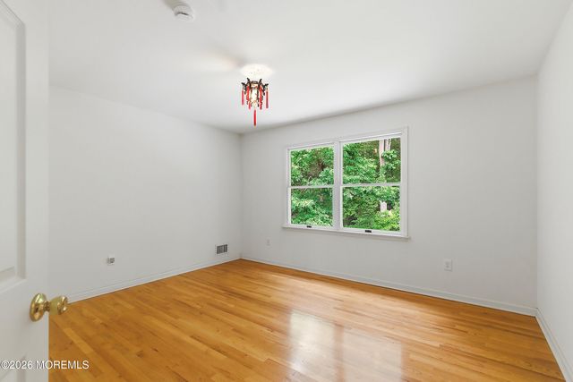 5 Ivy Court, Millstone, NJ 08535