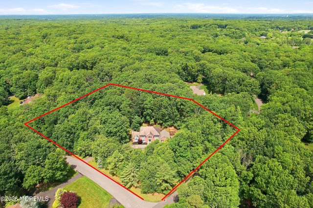 5 Ivy Court, Millstone, NJ 08535