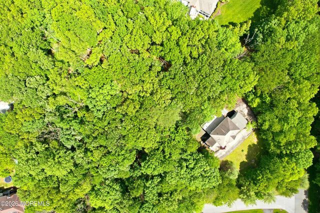 5 Ivy Court, Millstone, NJ 08535