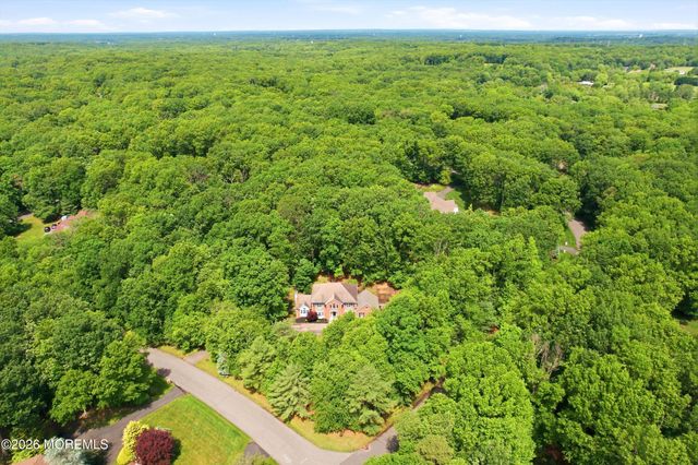 5 Ivy Court, Millstone, NJ 08535