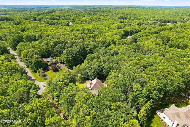 5 Ivy Court, Millstone, NJ 08535