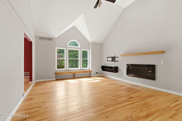 5 Ivy Court, Millstone, NJ 08535