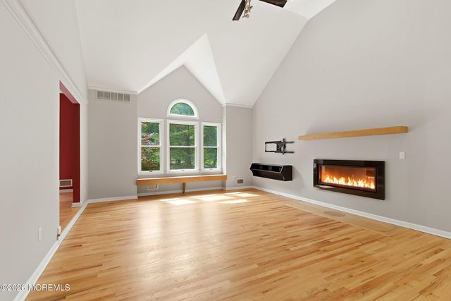 5 Ivy Court, Millstone, NJ 08535