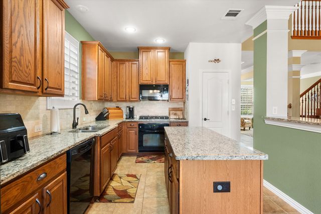 2415 Mesa Glen Drive, Arlington, TX 76001