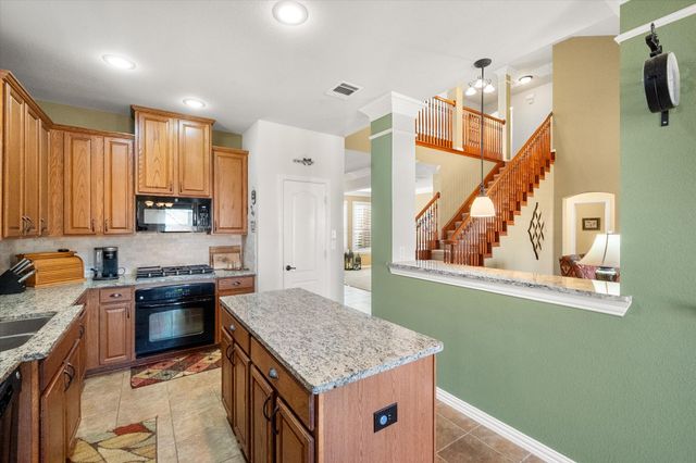 2415 Mesa Glen Drive, Arlington, TX 76001