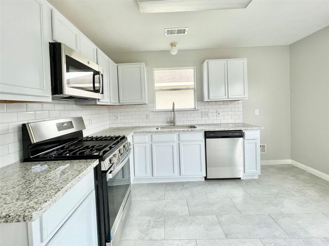 10422 Iris Lake Court, Houston, TX 77070