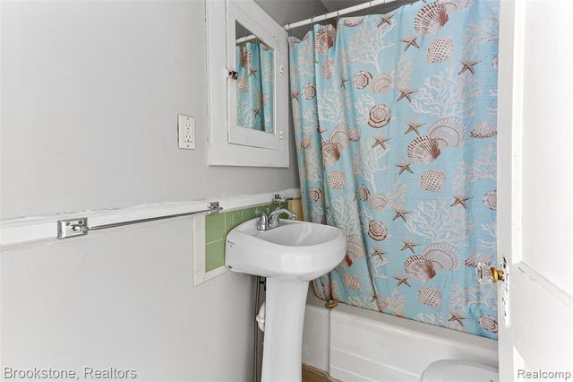 1940 Pearl Avenue, Warren, MI 48091