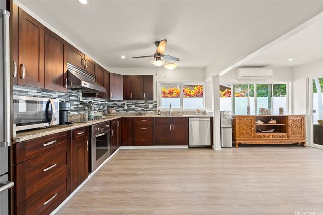 7141 Kukii Street, Honolulu, HI 96825