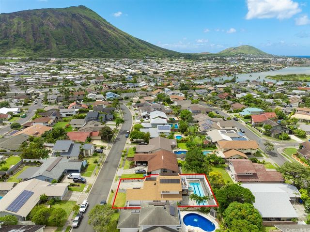 7141 Kukii Street, Honolulu, HI 96825