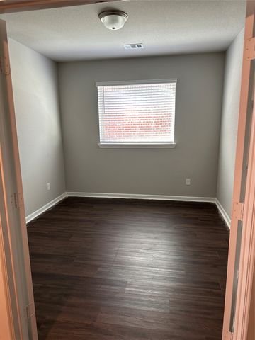 4718 Tanglewood Drive, Haltom City, TX 76137